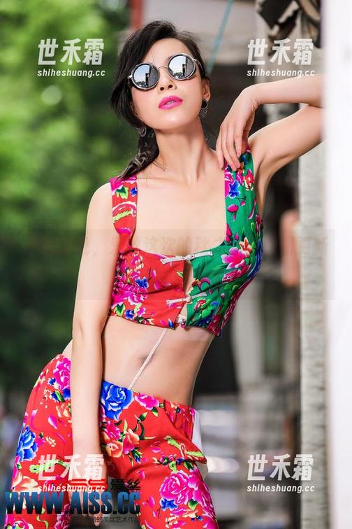 不瞒你说，爱丝这次的秋之丝语原图更新，有点让我沦陷。