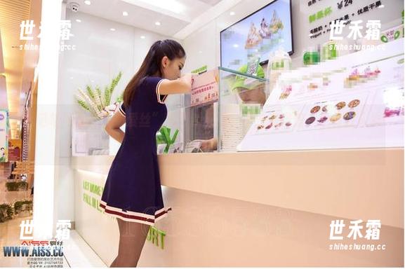 精选胡同穿行：“爱丝”又开新玩法，不去咖啡馆，也行在人群中漫步！