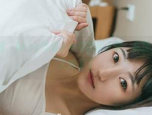 GIRLT果团网 – Miss琪穿上小蛮腰护士服,私房里这一刻太让人想多了