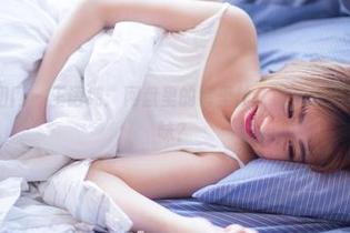 GIRLT果团网 – 王语纯：网盘里的裤里丝，谁能拒绝这种春日滋味？