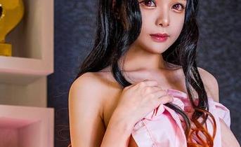 Hachi小芭的夏日写真，你永远想不到她这次扮成了谁！