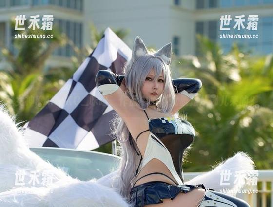 女神KANEKO_咔喵，作品中那种优雅是从哪儿来的？