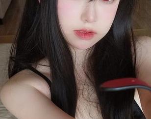 制服照里的K酱:从原图的每个角度都给灵魂充电。