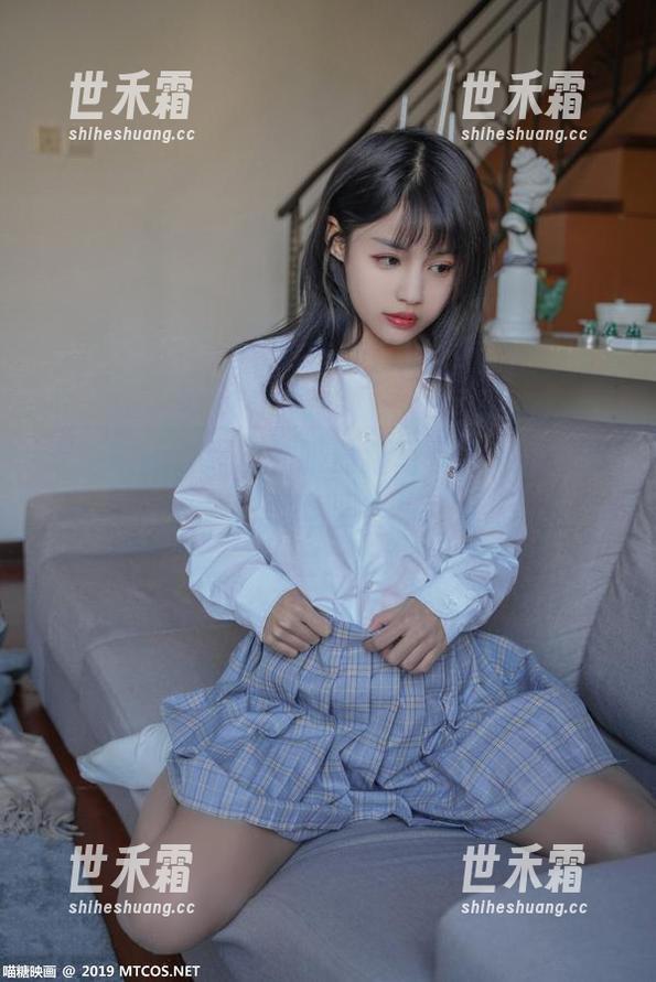 喵糖映画，黑丝礼服最新写真集，人生短暂，黑丝要趁早！