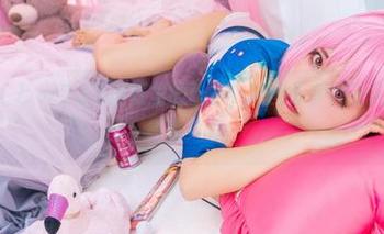 Tomiko(とみこ)在浴缸里的日子，原图分享，让人忍不住想多看几眼。
