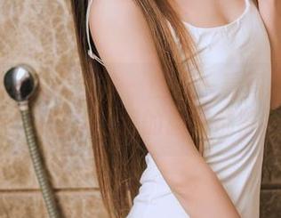 TouTiao头条女神 – 随便一看周思超的无圣光连衣裙合集，我的脑袋都被撞晕了。