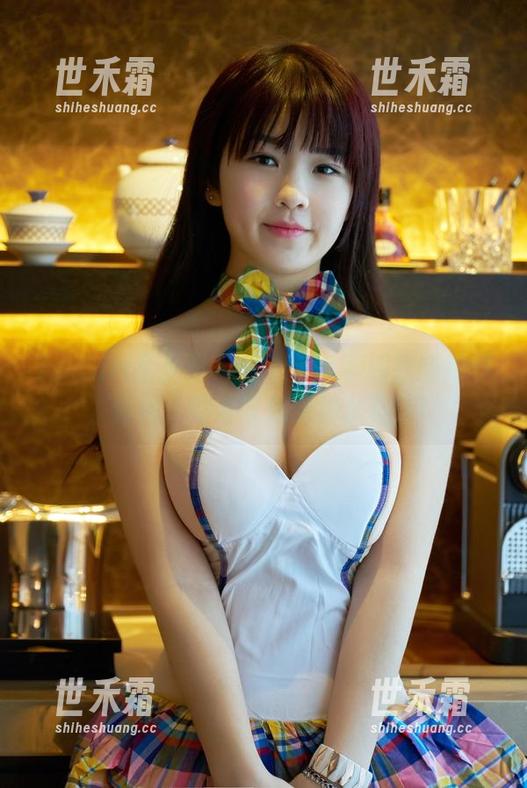 TuiGirl推女郎 - 高清壁纸刷新我的眼界，何何夕的毛衣总是那么有型！
