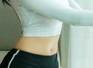 UGirls尤果网 – 张芷昕黑白合集，原图透着些许冷意，更新后反而温度迅速上升？！