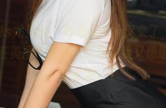 UGirls尤果网 – 欣杨Kitty又来了,那个女孩在美图中撒娇,立马让我又想追另一种生活。