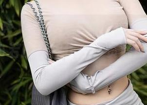 Xiuren秀人网 – 找不到理由不想下载Jennifer小若的女神作品,资源简直太养眼了!