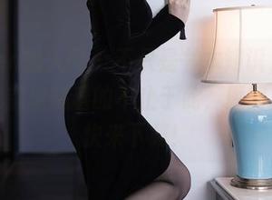 Xiuren秀人网 – 不只是书本知识，刘婷婷的教室里藏着的不止于此，原图在线，快来下载！