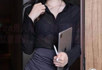 Xiuren秀人网 – 李丽莎黑丝合集:小腿就像黑洞,务必小心掉进去哦!