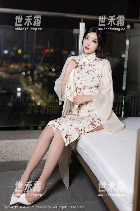 Xiuren秀人网 - 林文文yooki校园图包，分享校园剧烈对比的人生百态！