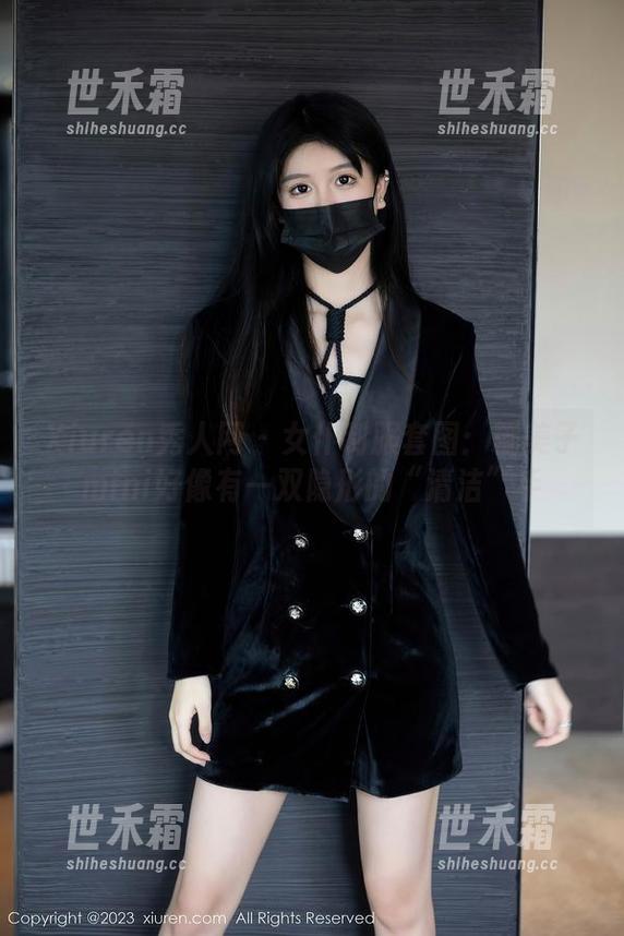 Xiuren秀人网 - 女仆制服套图：糯美子mini好像有一双隐形的“清洁”手