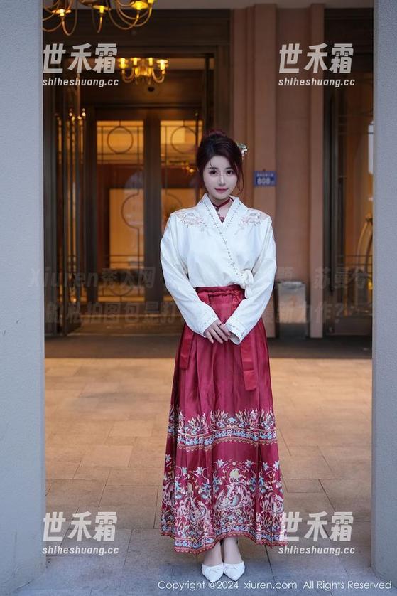 Xiuren秀人网-苏曼兮 Xiuren秀人网 - “女仆”主题,苏曼兮的私拍图包是打破常规的最新力作?