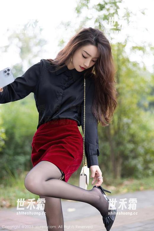 Xiuren秀人网 - 萝莉悠悠酱夏天合集：让你怀念臭汗和冰淇淋的味道