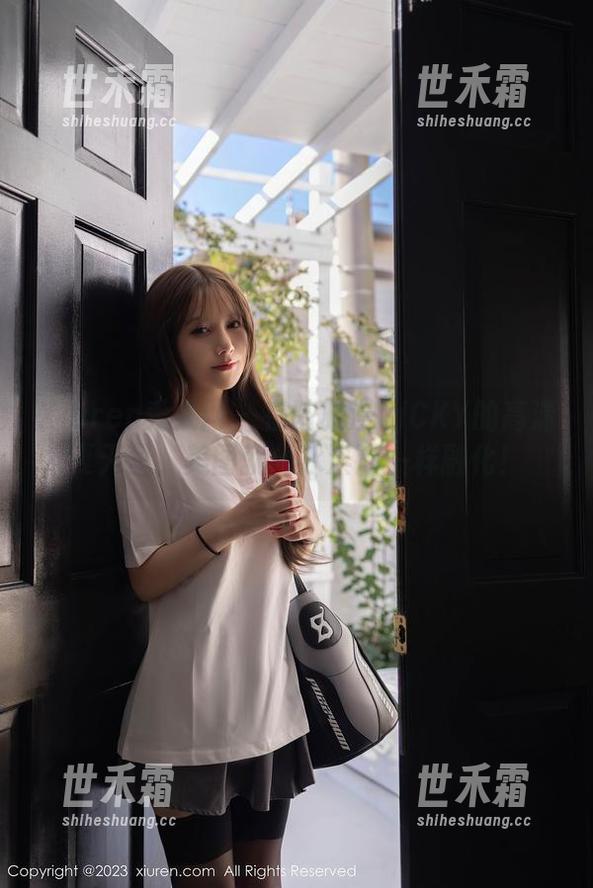 Xiuren秀人网 - 在陈雅漫VICKY的高清夏天里，美图就像冰淇淋一样融化！