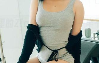 作品集里的Zia(지아)学妹：一半干练，一半慵懒。