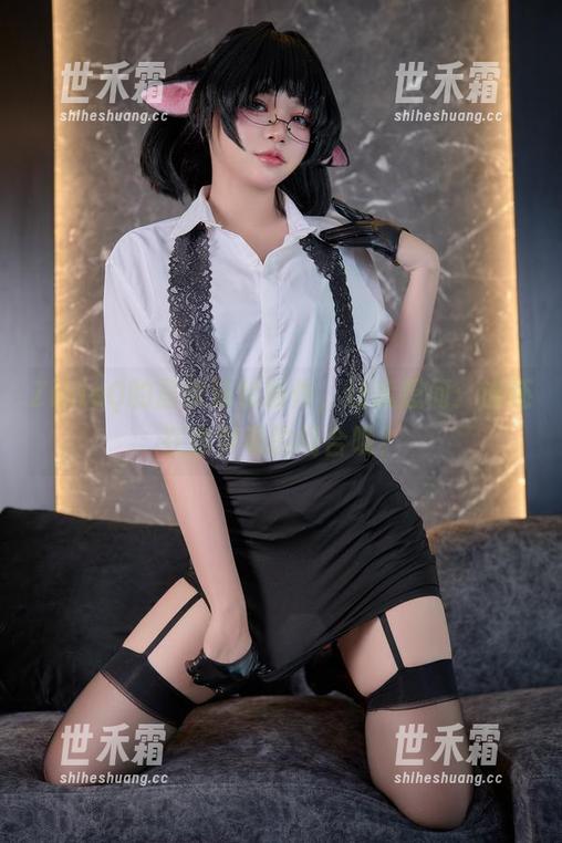 ZinieQ的居家泳装新作，让我想问：谁还在意穿着的场合呢？