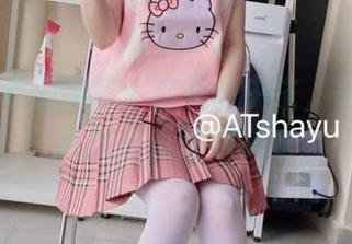at鲨鱼私房图包：这女高中生，一定在量角度时偷瞄镜头吧