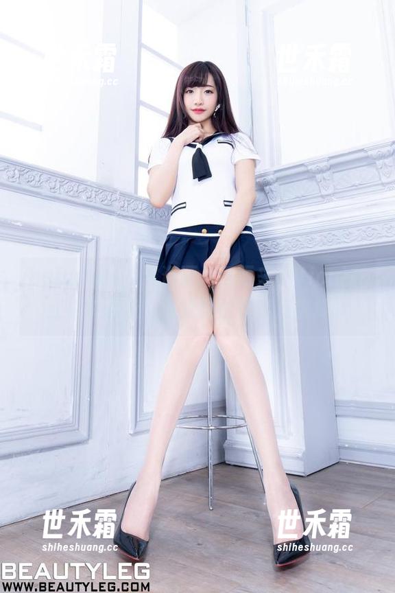 beautyleg - 资源从何而来？Vicni在红裙中游走，每张照片都有点挑衅。
