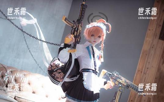 w百合欧皇子w的最新连衣裙写真：这Pose是不是太大胆了点？