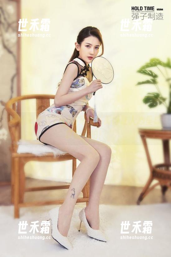 丽柜-Vicky 丽柜 - 全套Vicky写真:美得让人心里痒痒的自拍!