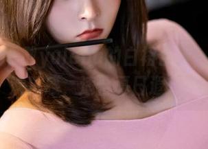 丽柜 – 下载yuleba的白裙合集，满满的清透感，适合夏日遐想！