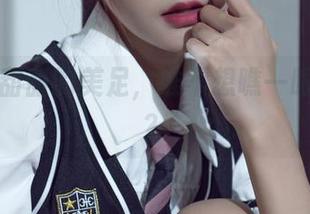 丽柜 – 甜甜的美足，谁不想瞧一眼原图呢？