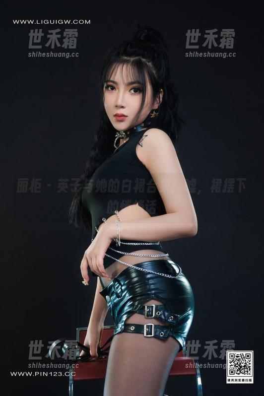 丽柜 - 英子与她的白裙合集：嘘，裙摆下的悄悄话