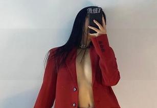 微密圈 – 一场视觉盛筵,俏妞t的圣诞套图锐利又娇媚。