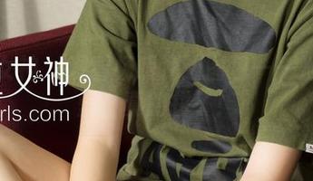 克拉女神 – 观看杨暖海边图包——她这发型，真的拼了！
