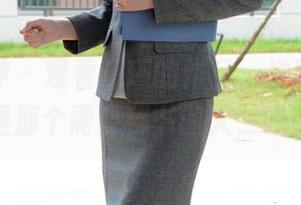 初夏女神 – 观看环环的作品,发现其实我才是那个需要秘书的人,咋办?