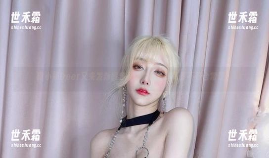 啾小妍Deer又来发新图包了，套装设计简直不符合常理！