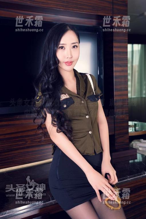 头条女神 - 甜心运动辣妹全集！琳琳上线，中间不转弯，下载速度快得像风！