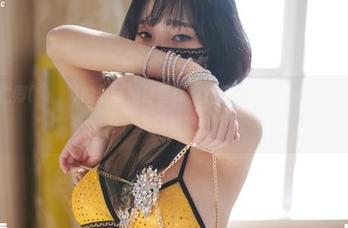 看完姜仁卿(강인경)的最新婚纱写真，我只想说，婚礼到底在想些什么，羡慕嫉妒恨啊！
