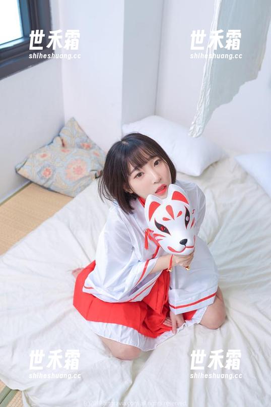 慢慢看，姜仁卿(강인경)的DJAWA泳池燃到不行，图片里有福利哦。