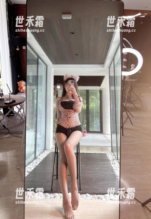 微密圈 - 别眨眼！小玉吃果冻最新写真，妹妹们的可爱又打动人心！