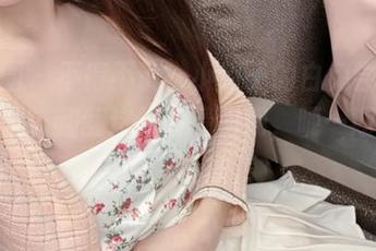 微密圈 – 不得不说，小萌子的白兔尝试很有意思，翻翻这新高清图册，呃…期待意识的碰撞。