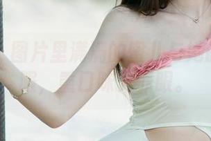 尤果网 – 图片里满满的蜜儿与她的定制和服,重口味又养眼。