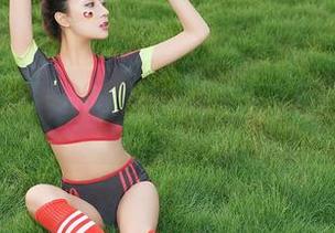 尤蜜荟 – 沉浸在图库,颜美汐的居家憨态分享,别踩到小袜子哦!