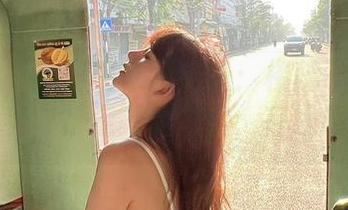 微密圈 – 就是阿朱啊出品：楼梯不仅貌美，还有“行走”的力量，在线感悟！