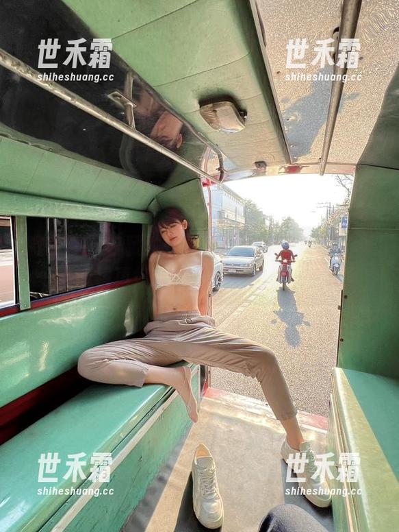 微密圈 - 收藏就是阿朱啊的泳衣美图，海边滤镜再好，也比不过这份自然。