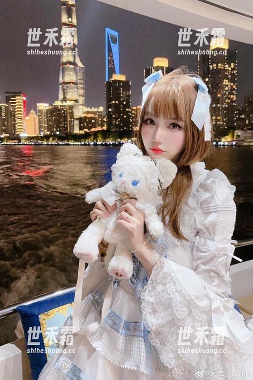 彩芸_Nebula的亚列尔图集来啦，要不要下载一波？你的手机也要“开眼界”！
