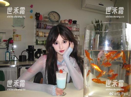 怡子yiii的皮衣私房日记：看起来好像一点都不着急啊。