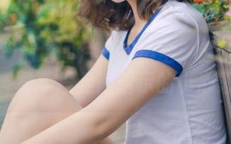 推女神 – 精选图片一应俱全：赵伊彤用吊带，举手投足间暗示的小心思！