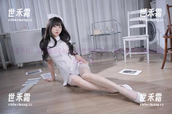 不看不行！无影喵喵Ghost最新美腿图册，腿部线条如同画师刷出的一笔。