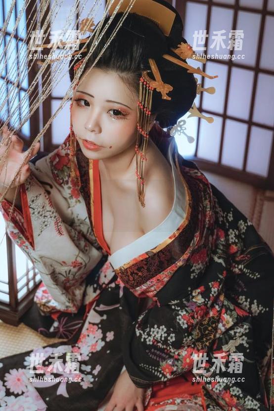 无颜小天使wy：在绳子上的浪漫冒险，快戳我的写真图集吧！