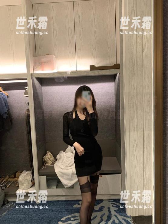 微密圈 - 自拍无圣光是个挑战，但有你喵果然是高手啊，连默默的冷风都为之一抖。