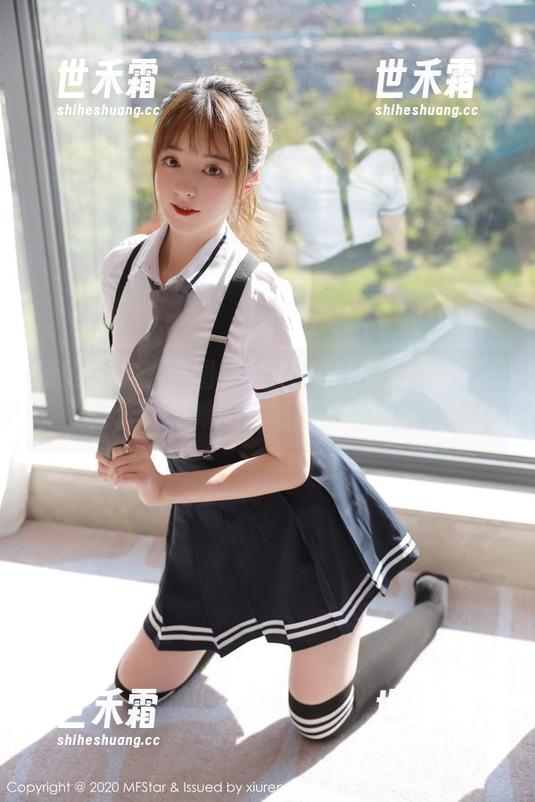 模范学院 - 原图里的K8傲娇萌萌Vivian，套装和她的气质搭不上边啊？